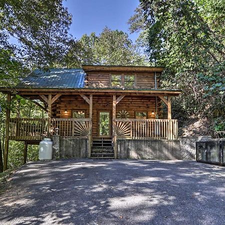 Cabin With Hot Tub And Deck, 3 Mi To Pigeon Forge Sevierville Bagian luar foto