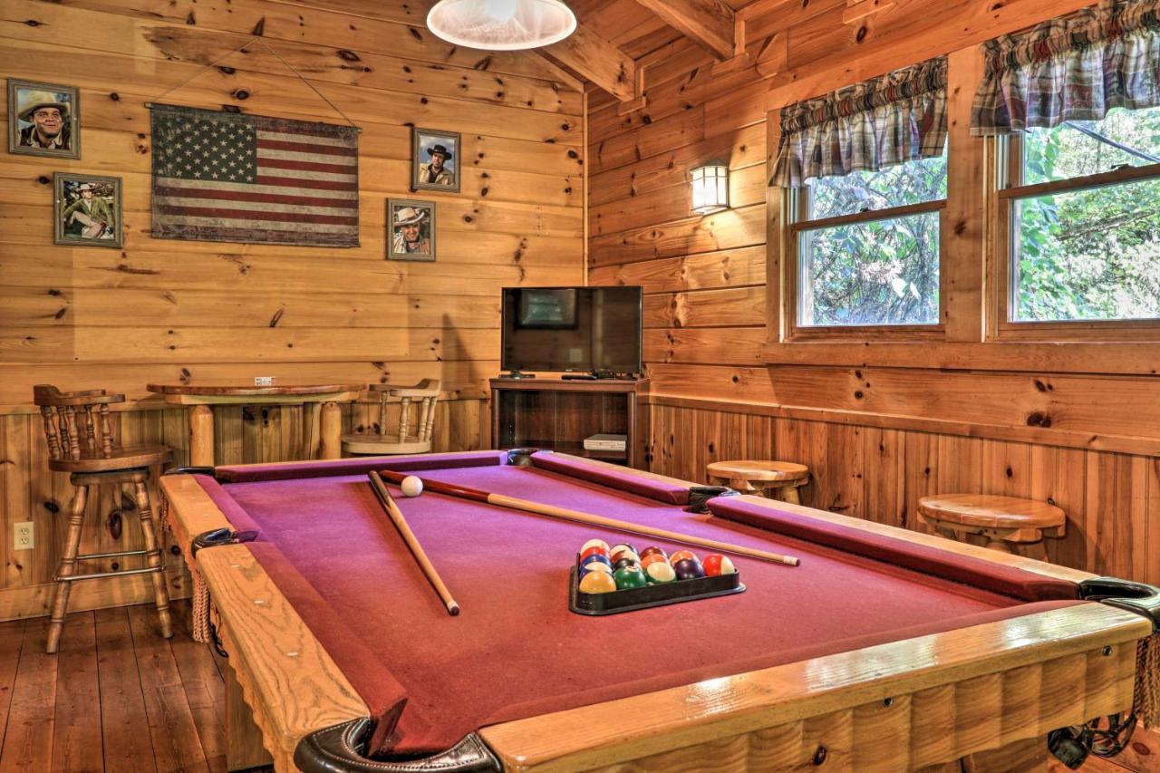 Cabin With Hot Tub And Deck, 3 Mi To Pigeon Forge Sevierville Bagian luar foto