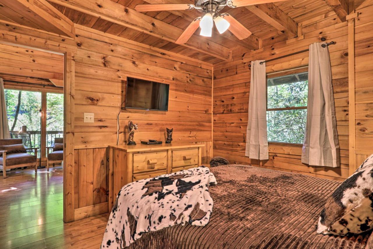 Cabin With Hot Tub And Deck, 3 Mi To Pigeon Forge Sevierville Bagian luar foto