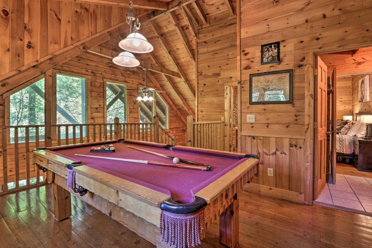Cabin With Hot Tub And Deck, 3 Mi To Pigeon Forge Sevierville Bagian luar foto