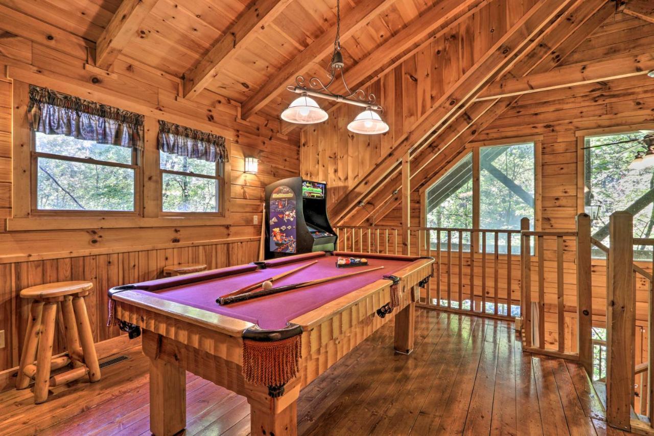 Cabin With Hot Tub And Deck, 3 Mi To Pigeon Forge Sevierville Bagian luar foto