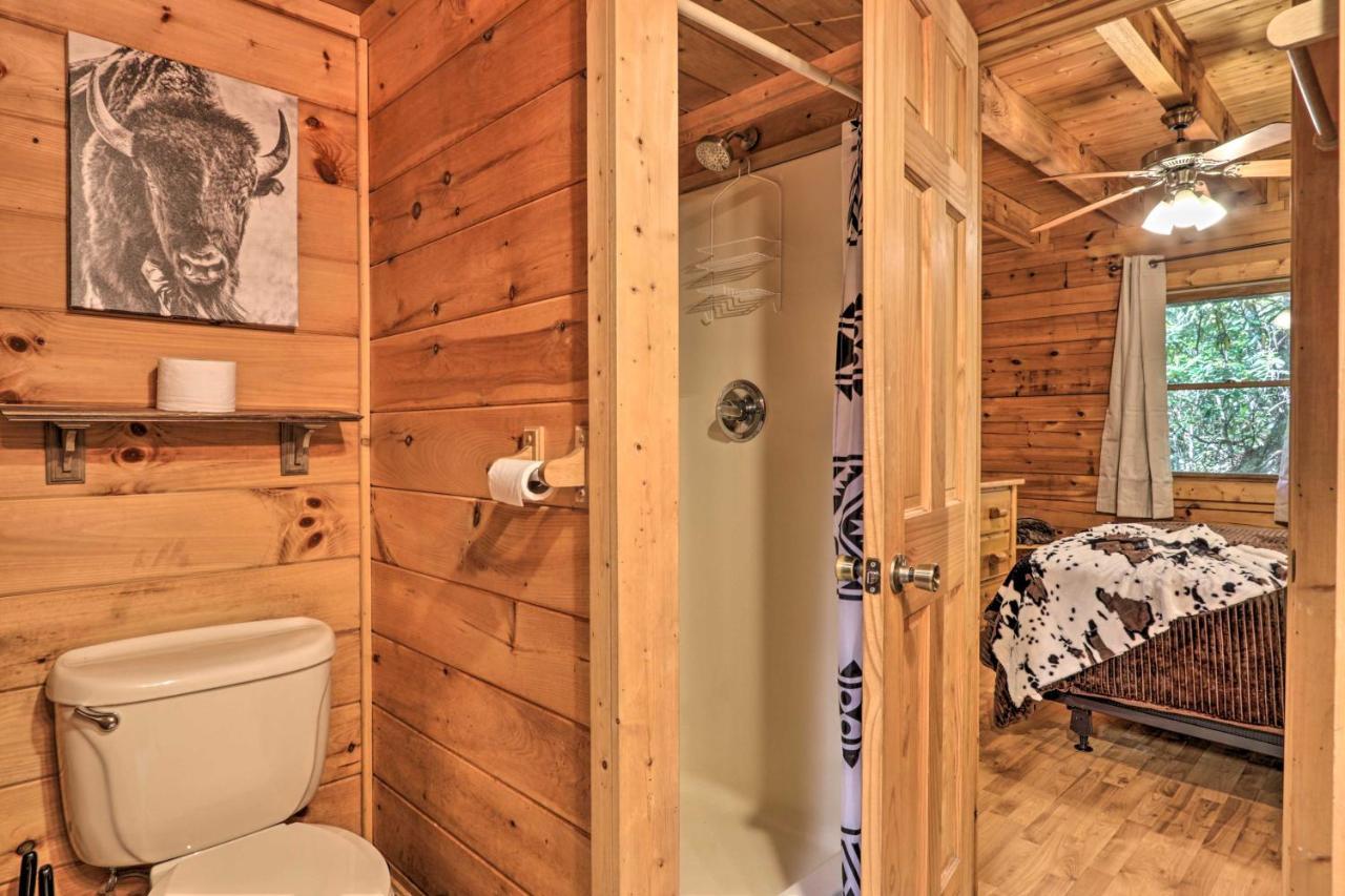 Cabin With Hot Tub And Deck, 3 Mi To Pigeon Forge Sevierville Bagian luar foto